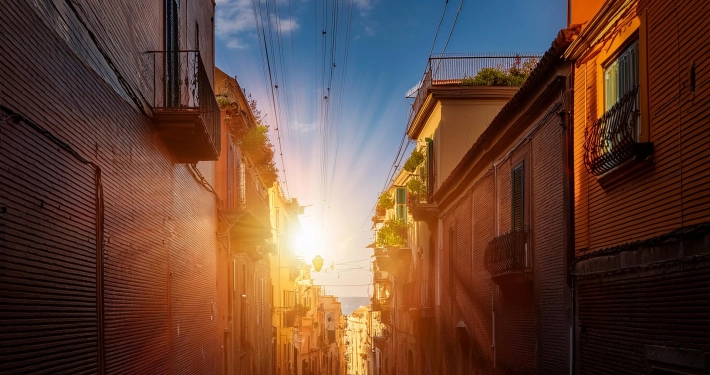 alba fra i vicoli di napoli cinque del mattino
