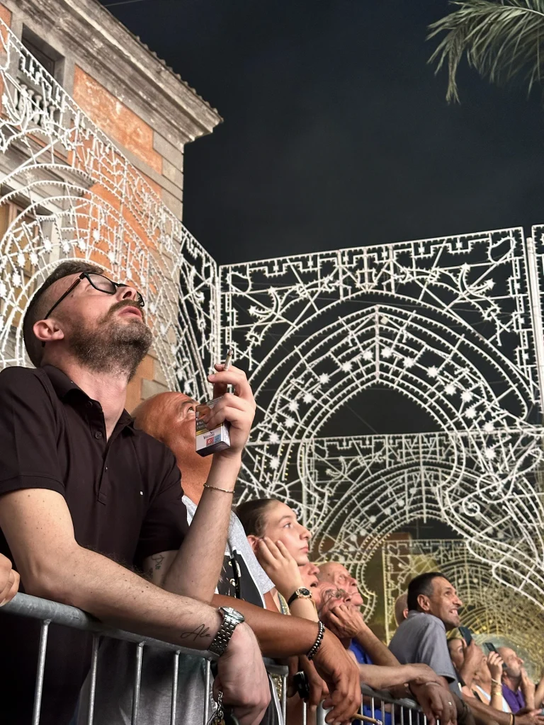 sacro e profano sant'elpidio in piazza a sant'arpino durante la festa patronale un paese contro tendenza tradizioni e ricordi testi e poesie di vittorio errico