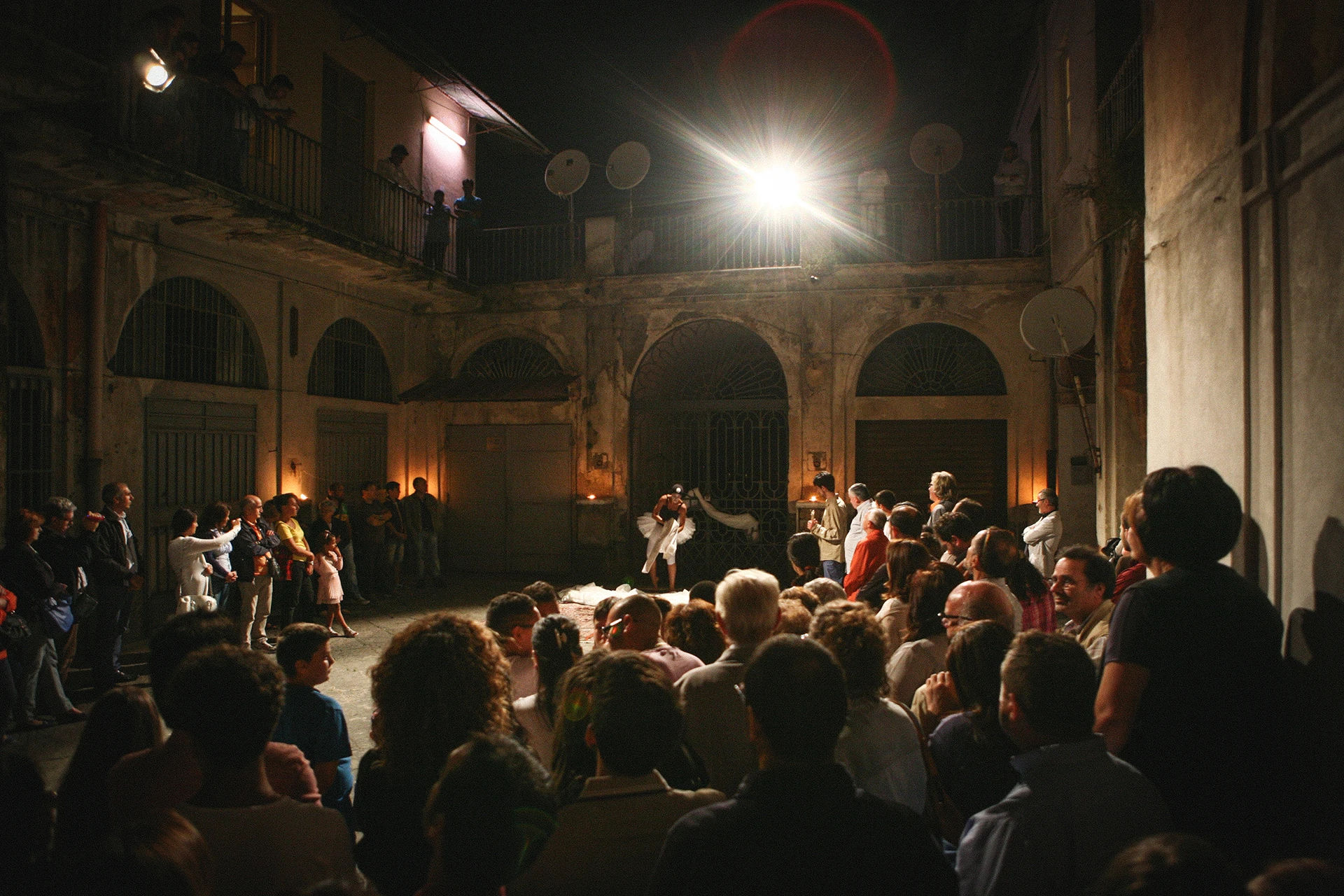 Cavaedium arte e teatro nei cortili Sant'Arpino con l'attore Massimo Andrei