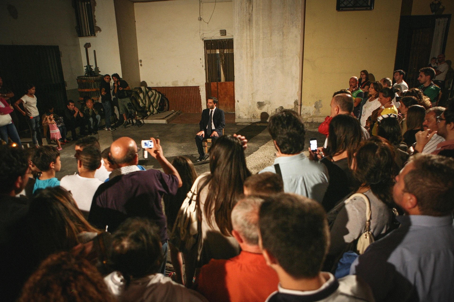 Cavaedium arte e teatro nei cortili Sant'Arpino con l'attore Massimo Andrei