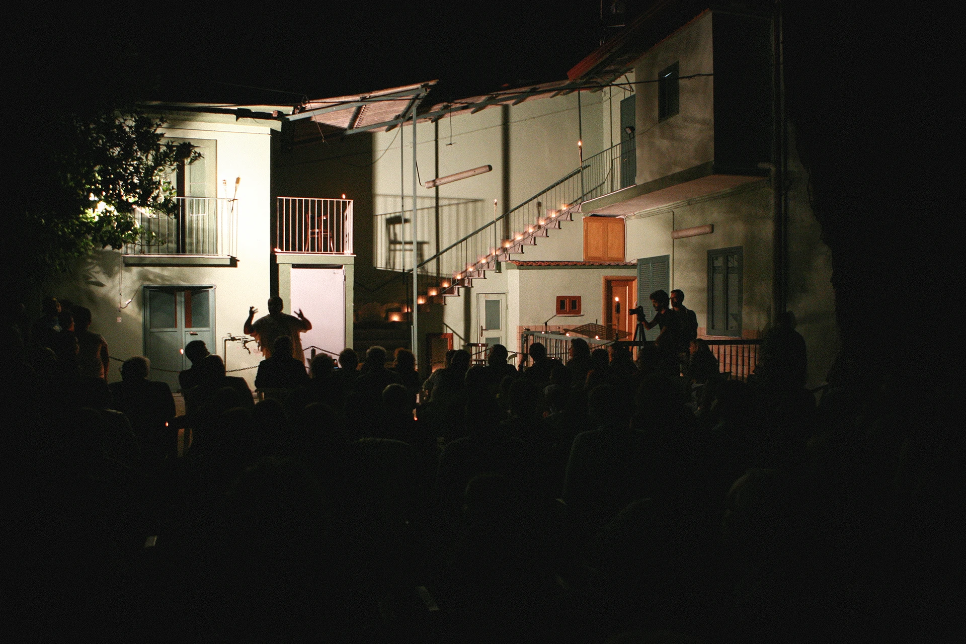 Cavaedium arte e teatro nei cortili Sant'Arpino con l'attore Massimo Andrei