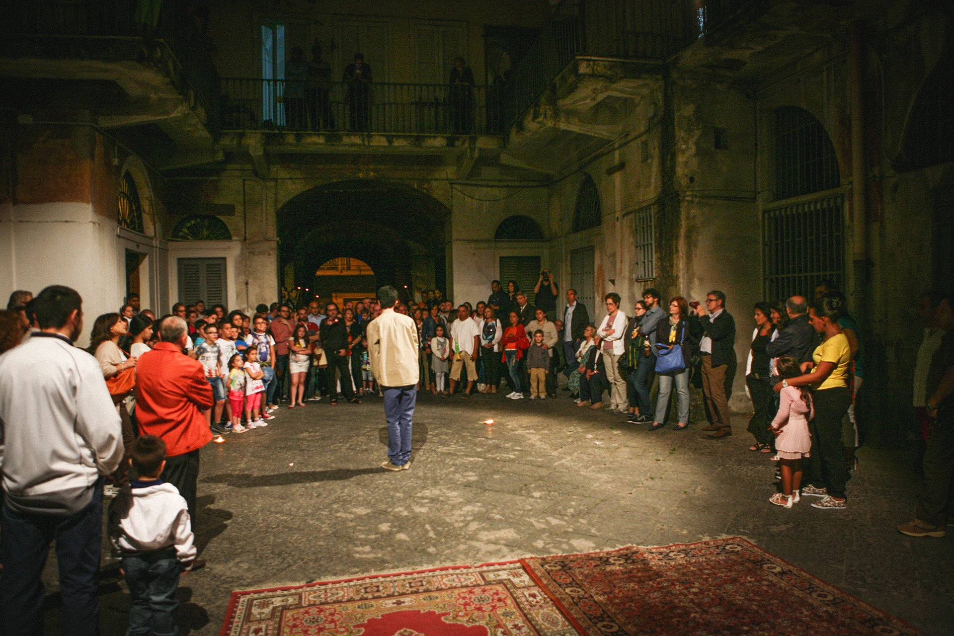 Cavaedium arte e teatro nei cortili Sant'Arpino con l'attore Massimo Andrei