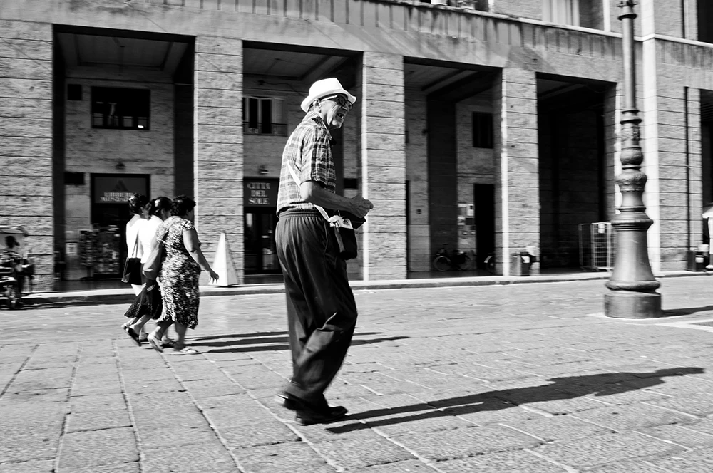 Fotografia di strada di vittorio errico street photography vacanze italiane